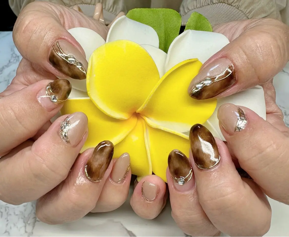 ネイル アニマル柄 べっ甲ネイル フレンチネイル キラキラネイル マグネットネイル Mai’s nailのネイルデザイン