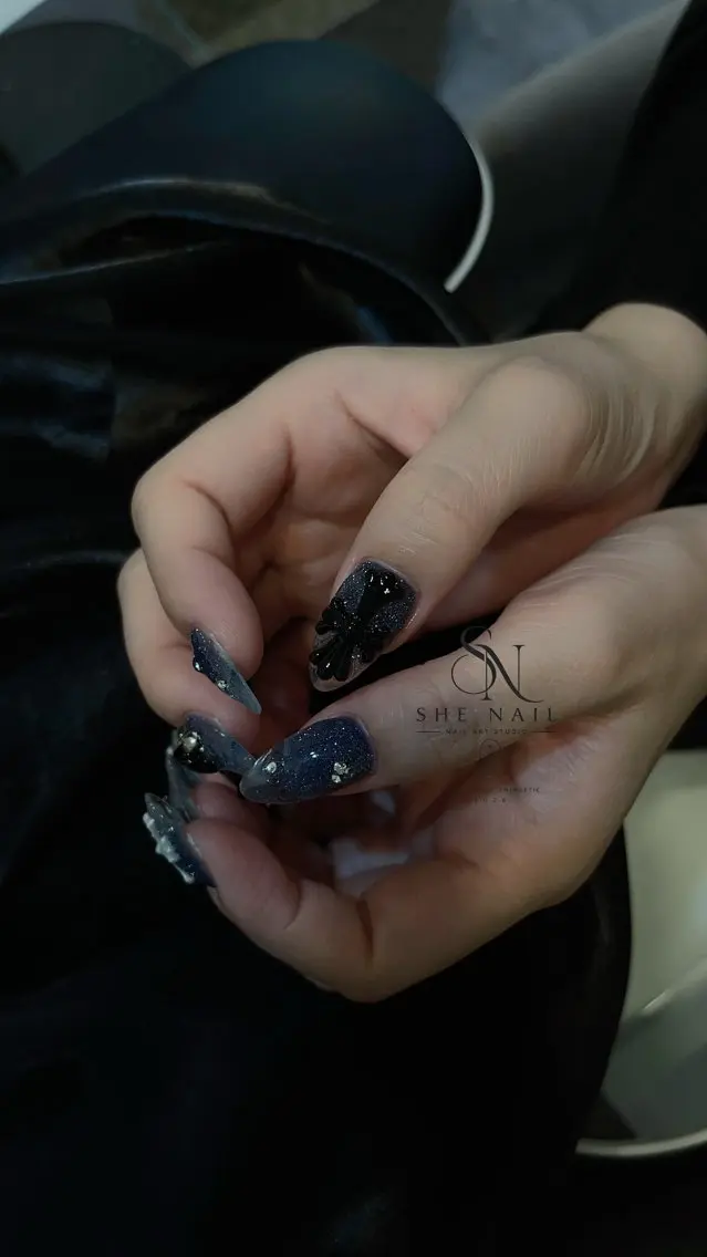 ネイル アートネイル ガーリー 韓国ネイル ロングネイル 持ち込み ハンドネイル 博多 SHE Nailのネイルデザイン