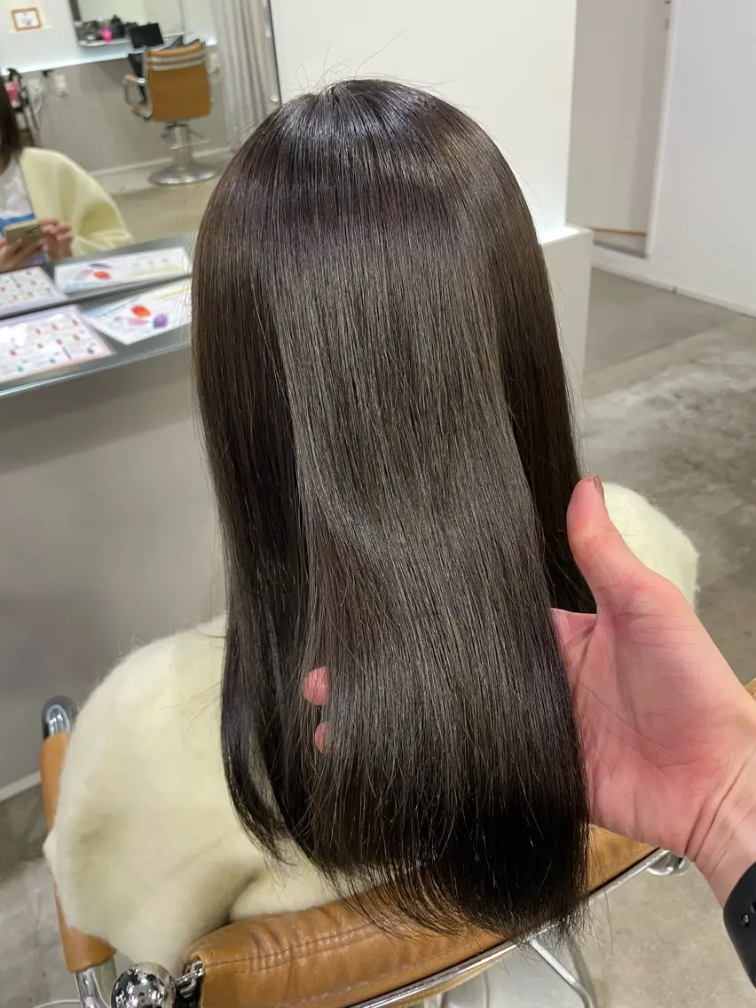 セミロング ヘアカラー トリートメント 🌐🪬髪質改善/ 透明感カラーのヘアスタイル