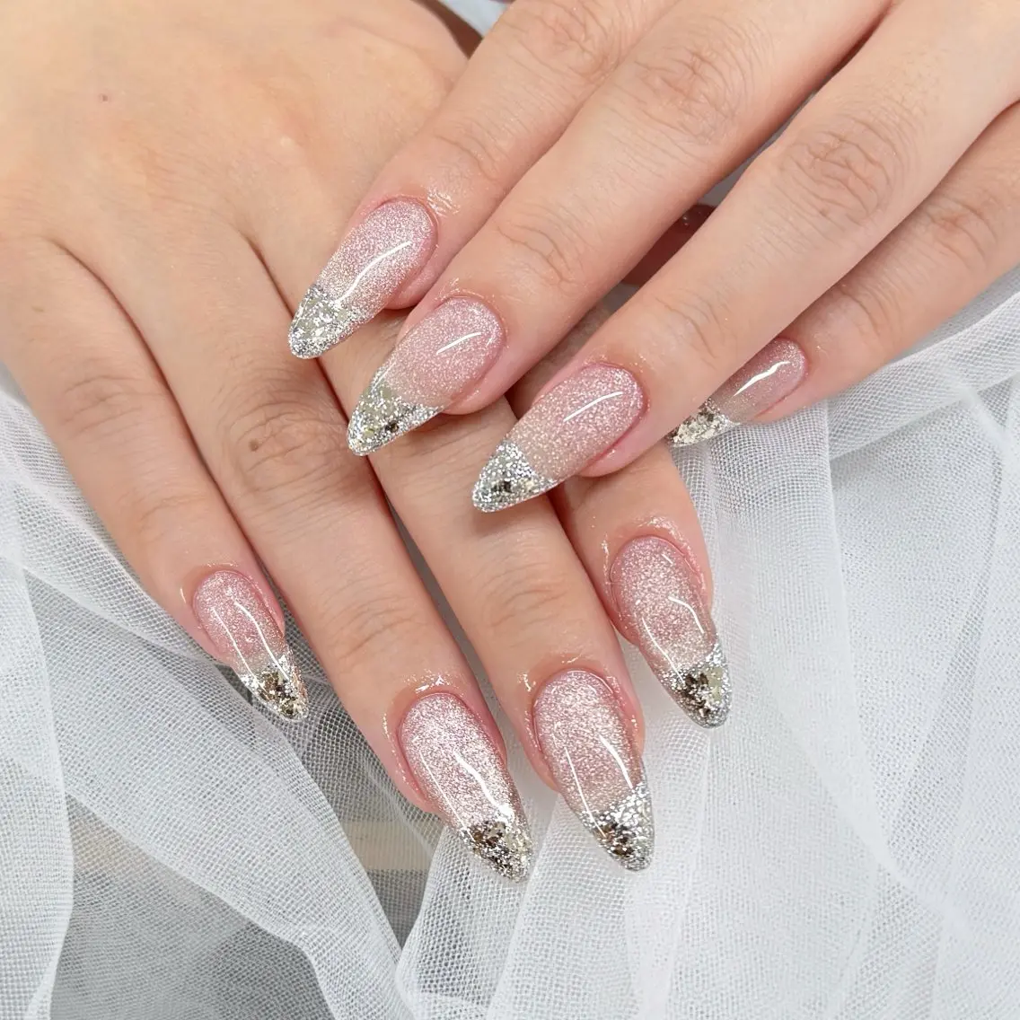 ネイル オーロラネイル 長さ出し フレンチネイル ジェルネイル ガラスフレンチ ハンドネイル Rela・S NAILのネイルデザイン