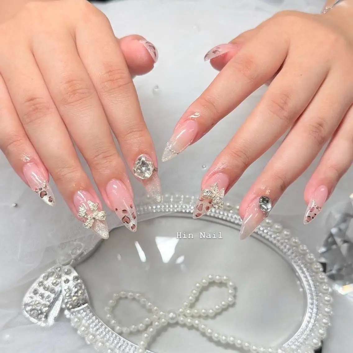 ネイル チークネイル ドット フットネイル フレンチネイル 韓国ネイル ハンドネイル Hym Nailのネイルデザイン