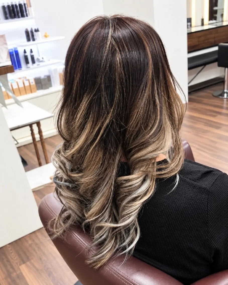 ロング カラー ベージュカラー ブラウンカラー ダークブラウン ハイライトカラー ハイライト ヘアカラー トリートメント 専業カラーリスト三木 敏嵩のヘアスタイル