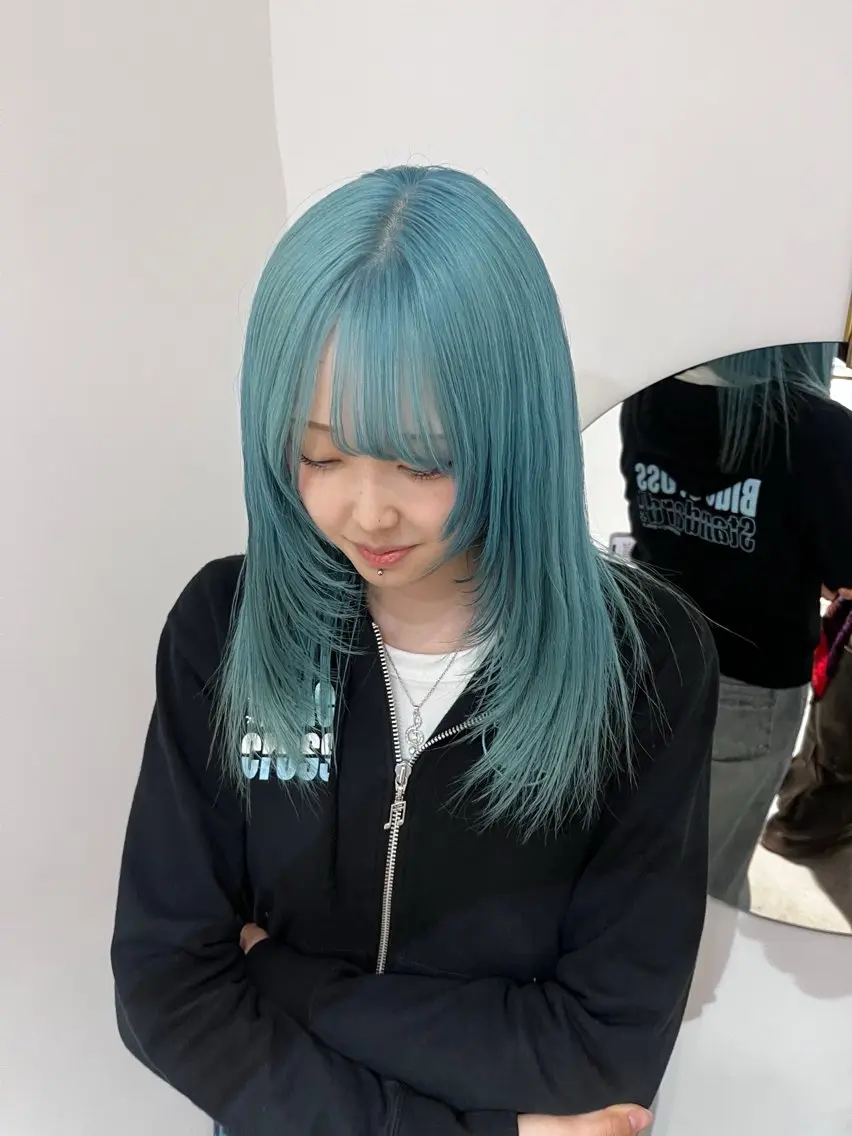 セミロング カラー ブリーチ ケアブリーチ ハイトーンカラー TOTA 唯一無二カラーのヘアスタイル