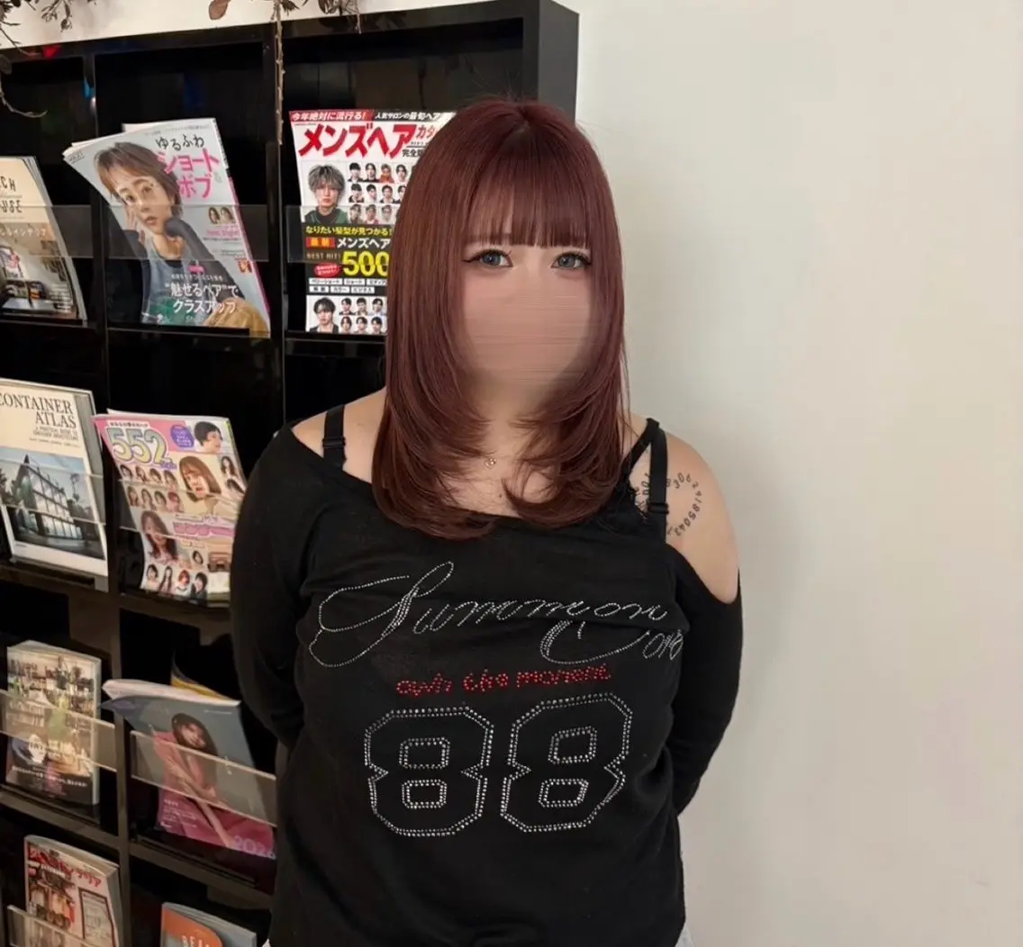 セミロング カラー ヘアカラー ［signhair］ chika🪐🩵のヘアスタイル