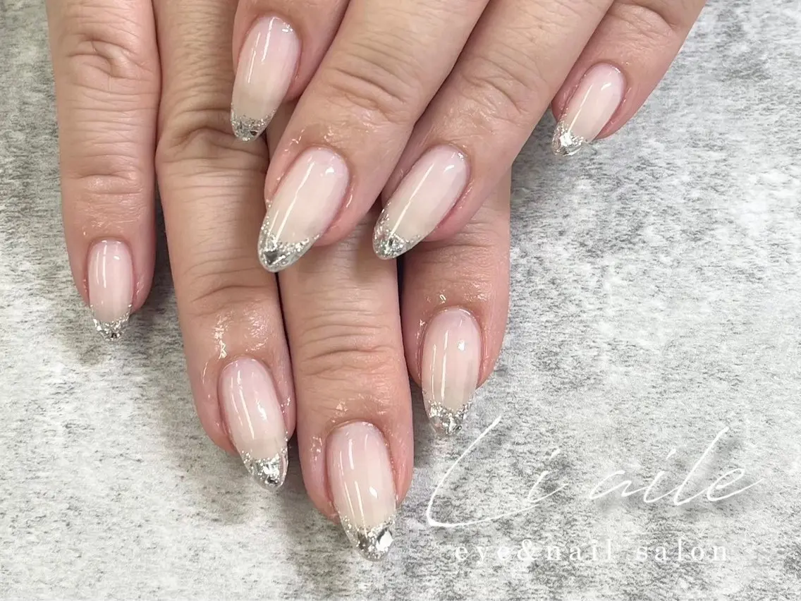 セミロング Li aileのネイルデザイン