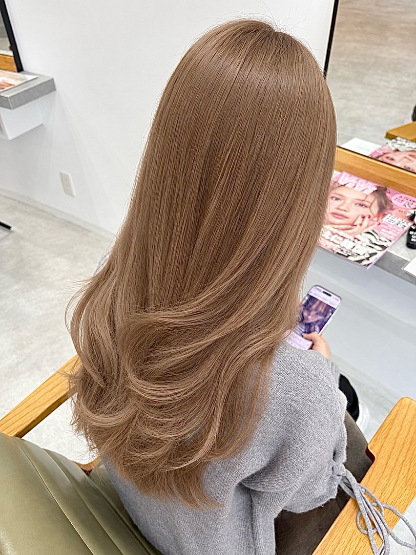 ロング カラー moi Blanc/ Aoyagiのヘアスタイル