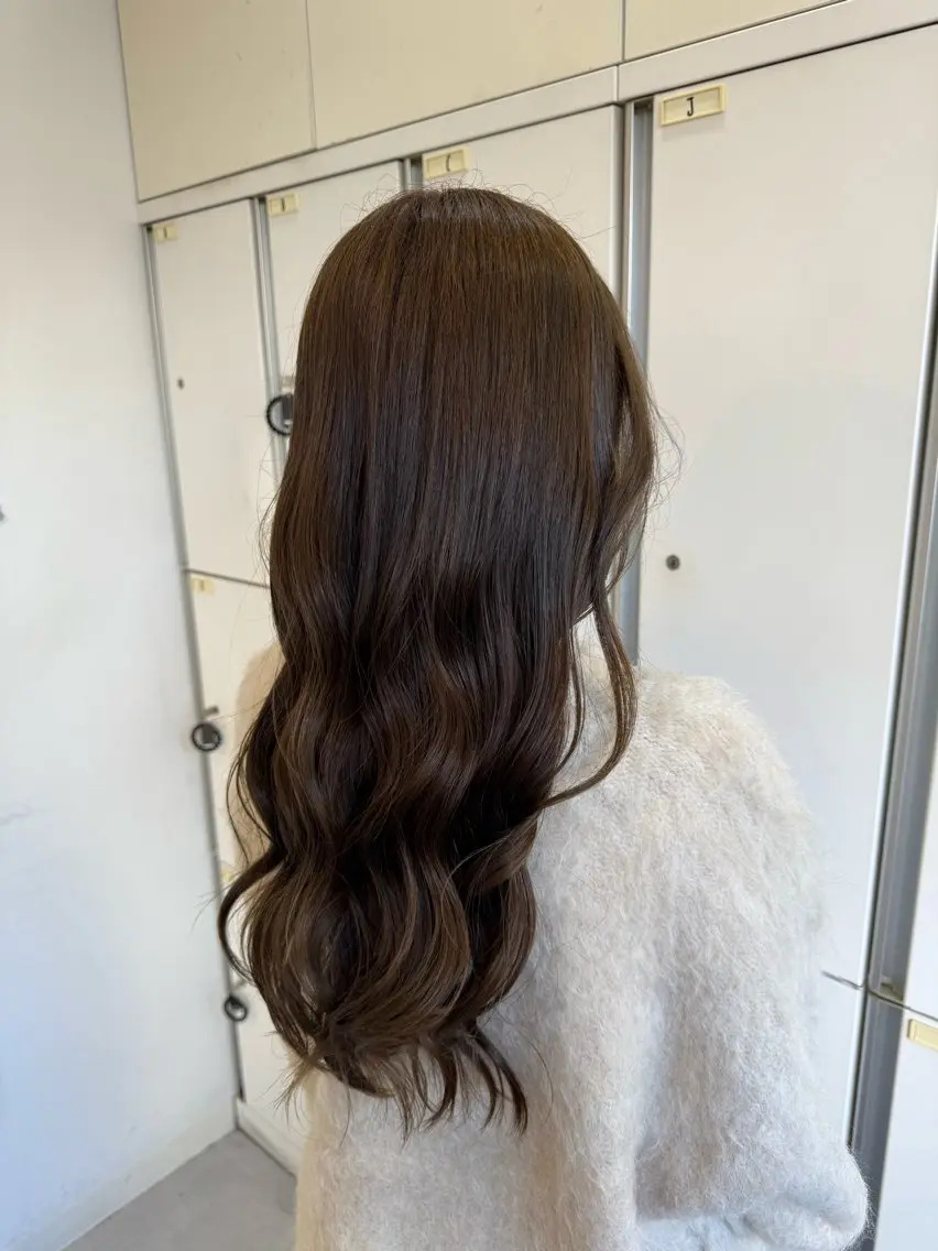 ロング カラー ベージュカラー 透明感カラー オリーブベージュ ブリーチなしwカラー /艶カラー/oukaのヘアスタイル
