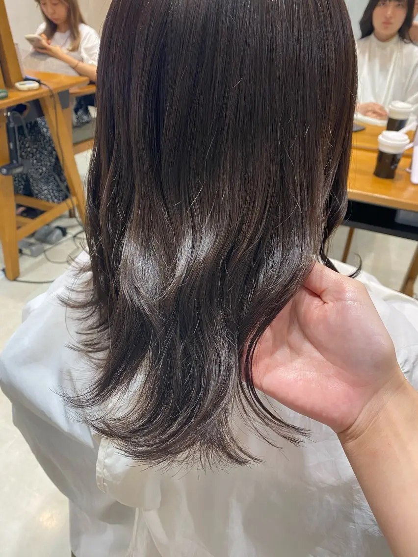 ミディアム mei / レイヤー 顔まわり 🤍のヘアスタイル