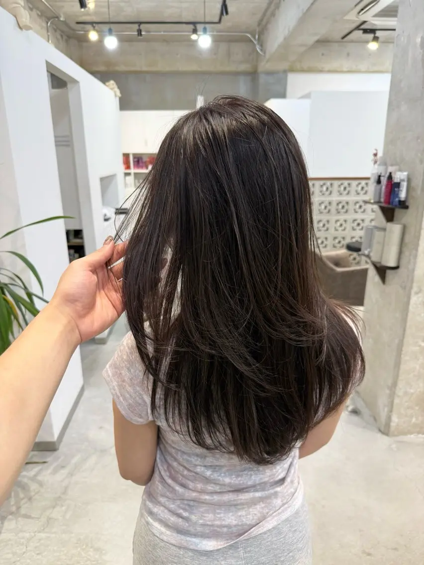 ロング カラー カット ヘアカラー トリートメント カイリ /レイヤーカットのヘアスタイル