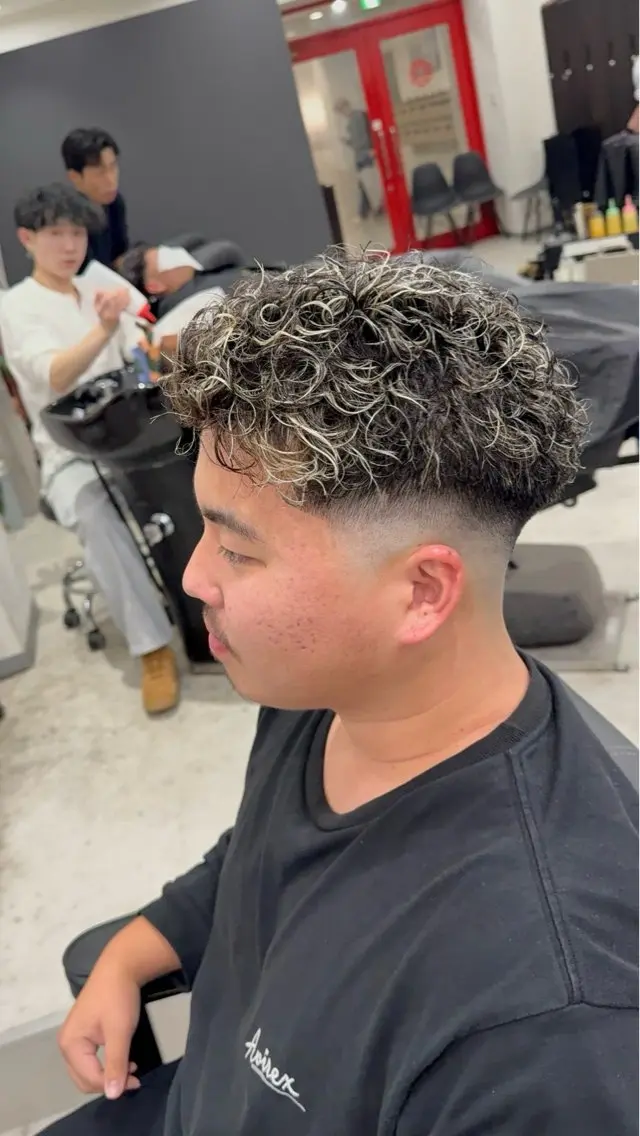 カット金メッシュパーマの写真