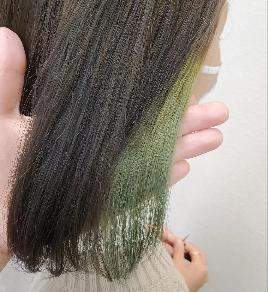 ミディアム 推しアニメカラー🌈 ツヤ透明感カラー🦄のヘアスタイル