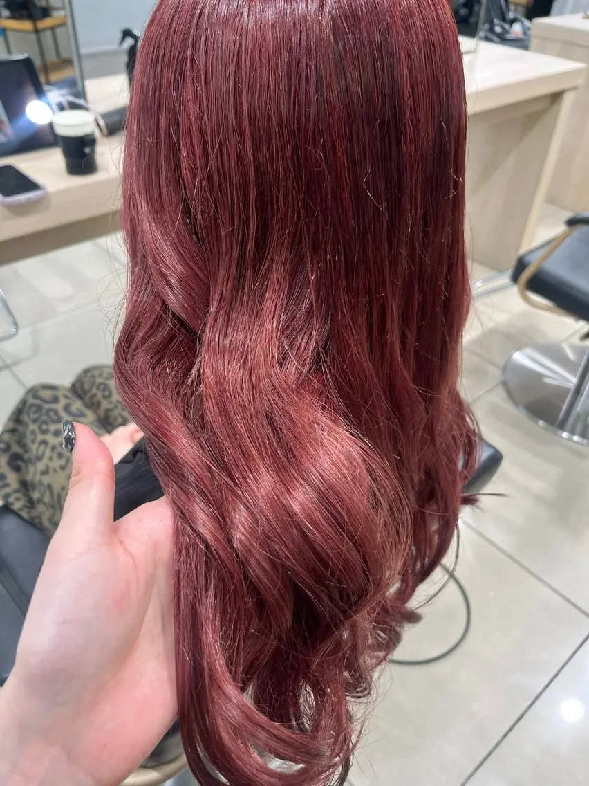 ロング カラー ブリーチ ケアブリーチ カシス ダブルカラー ブリーチなしカラー カット ヘアカラー 巖本 真希のヘアスタイル