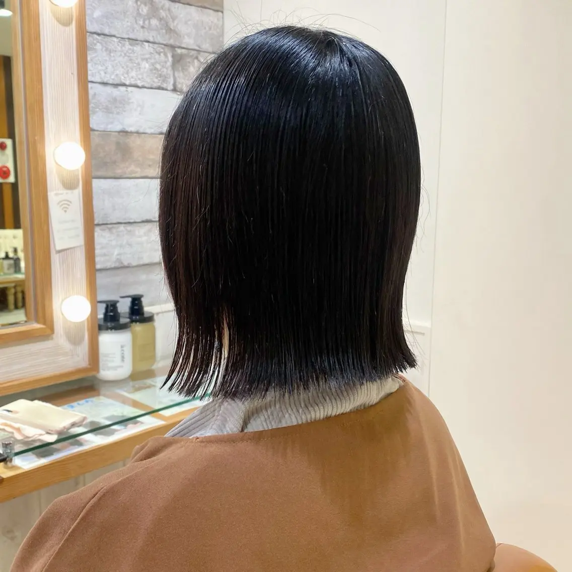 ショート 切りっぱなしボブ ボブ カット 🌸小島友梨香🌸 ブリーチカラーのヘアスタイル