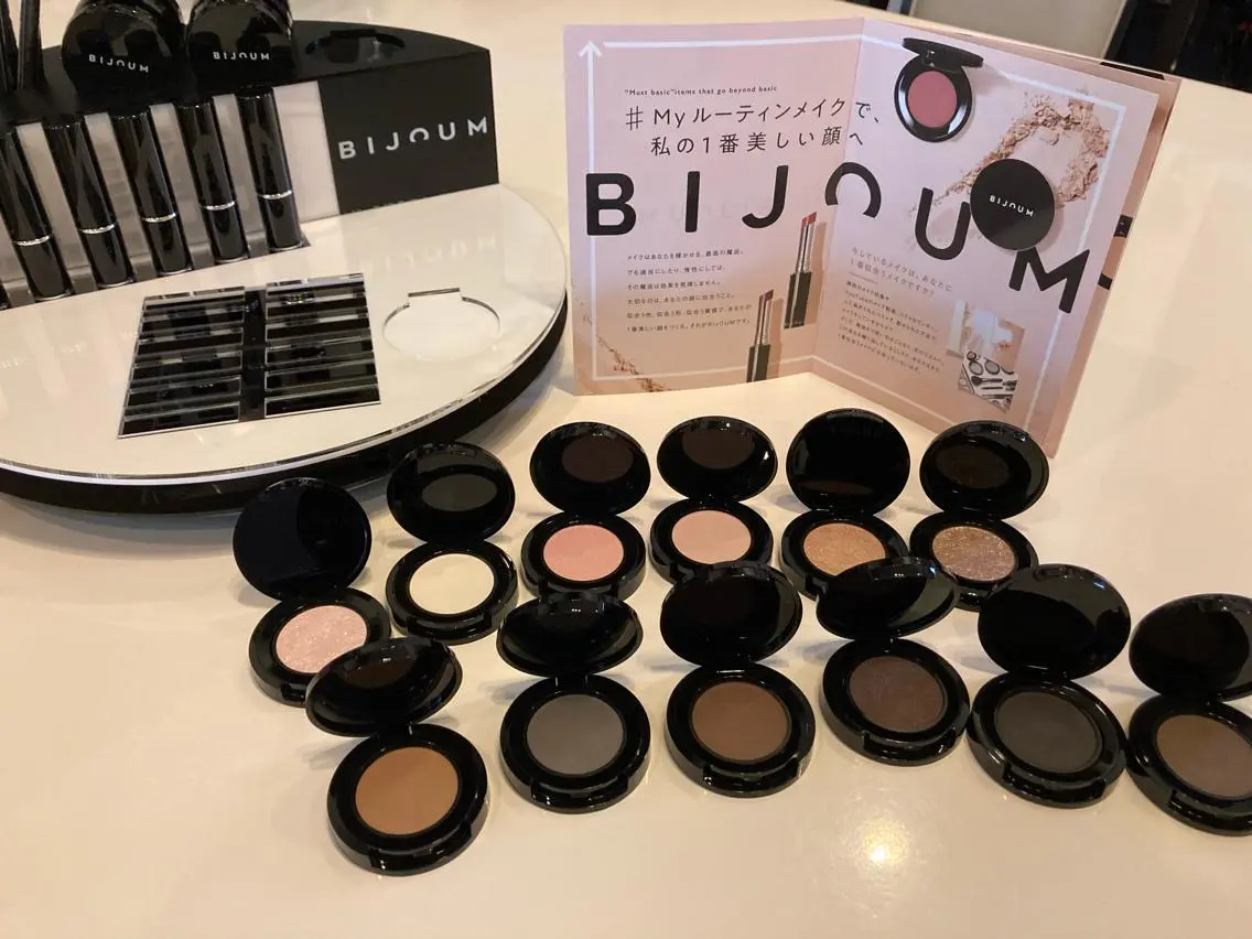 ♡魅力診断+似合うメイク♡スキントレーニング化粧品でお肌を整えた後にメイクします💄の写真