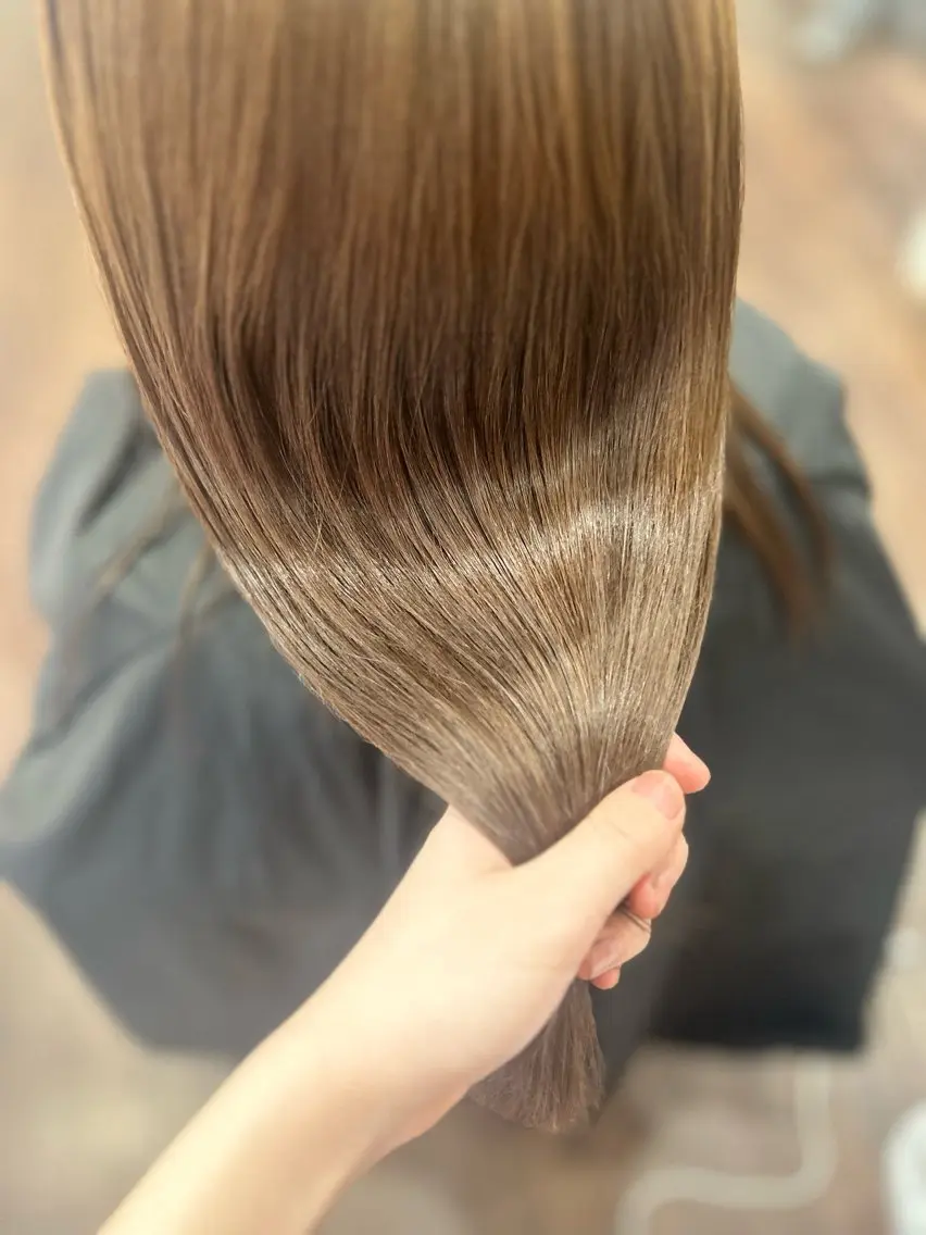 🤍カット+ブリーチなしW透明感カラー+ケアトリートメント🤍の写真
