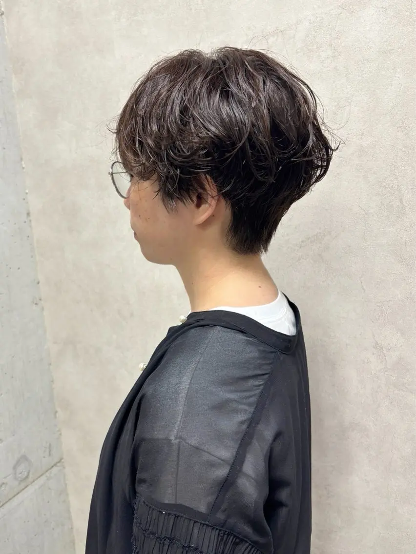 ショート カラー パーマ メンズ メンズパーマ ニュアンスパーマ カット ヘアカラー トリートメント 🖤顔まわり 盛れヘア⟡アズサ🖤のヘアスタイル