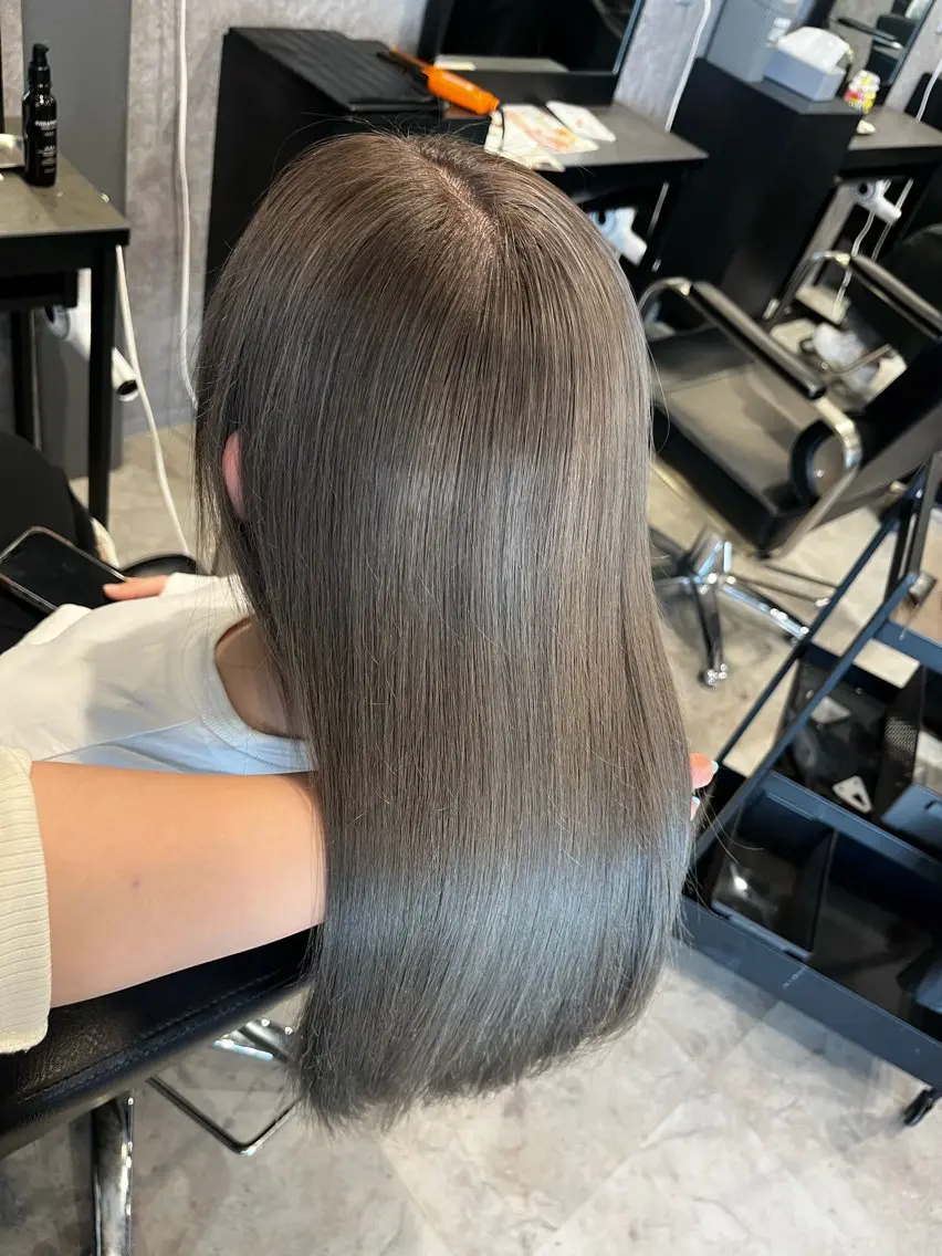 セミロング ink aiのヘアスタイル