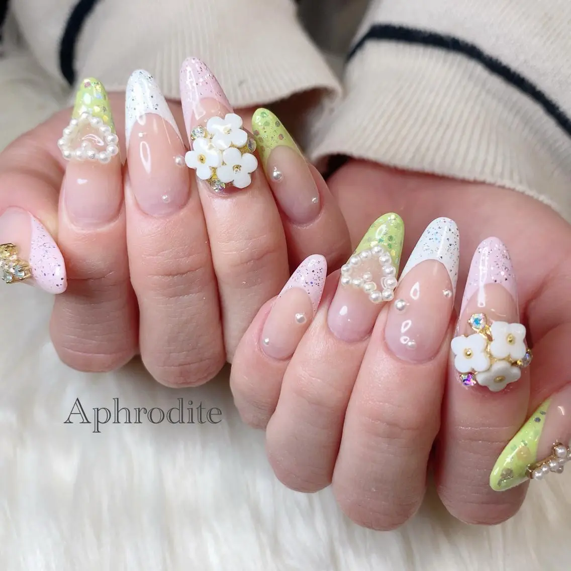 ネイル Aphrodite パラジェル認定サロンのネイルデザイン