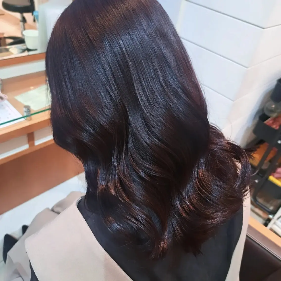セミロング カラー ブリーチ ブラウンカラー ラベンダーカラー ラベンダーブラウン ブリーチなしカラー ヘアカラー MIYU/透明感 渋谷/ベージュカラーのヘアスタイル