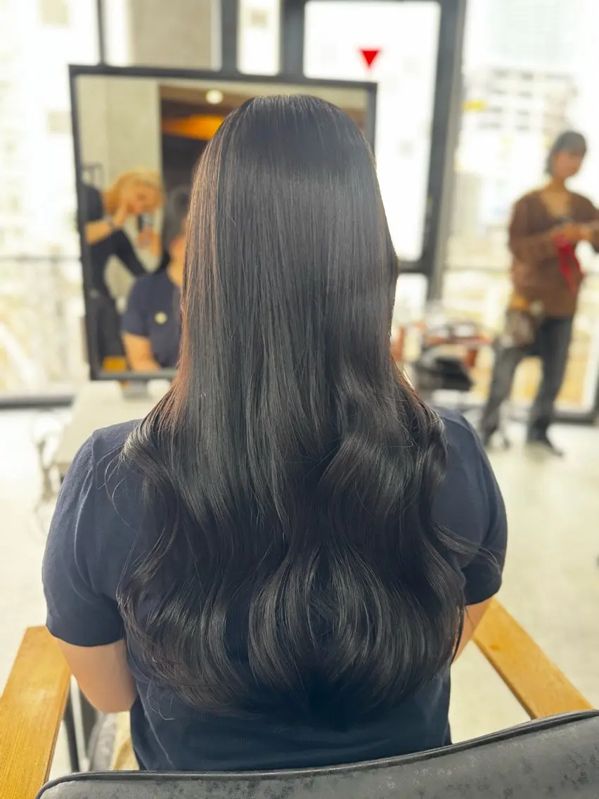 ロング カラー アッシュ アッシュブラウン ベージュカラー 黒髪 ブリーチ カット ヘアカラー トリートメント 赤み無し柔らかカラー 【梅田】madokaのヘアスタイル
