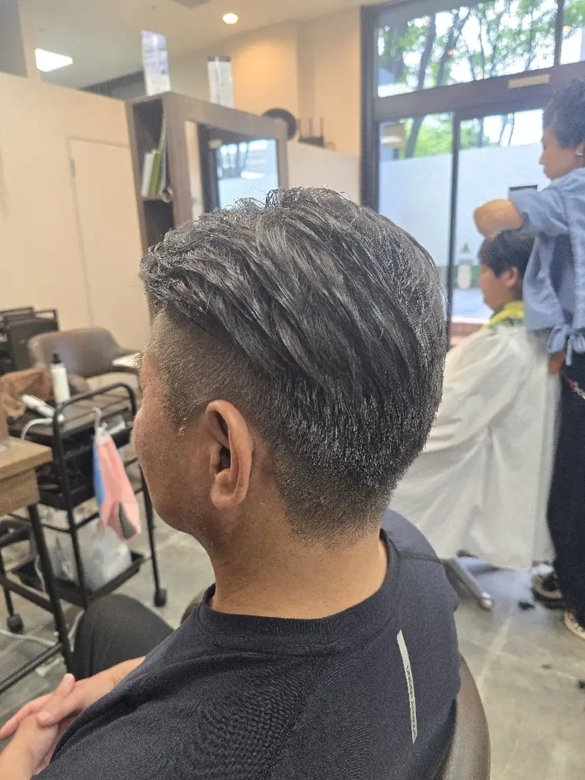 ショート メンズ カラー フェードカット メンズハイライト メンズインナーカラー メンズパーマ ハイライトカラー カット ヘアカラー ヘッドスパ ヘアセット 石川(park) ジェウンのヘアスタイル
