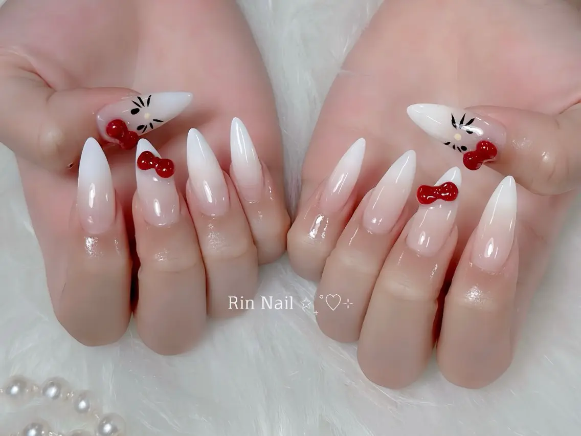 ネイル オーロラネイル チークネイル 桜ネイル クリアネイル ドット ハンドネイル Rin Nail 新大久保店のネイルデザイン