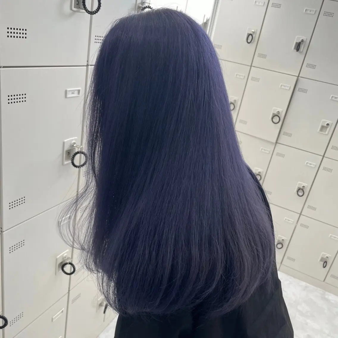 ロング カラー ラベンダー💜 グレージュ🩶のヘアスタイル