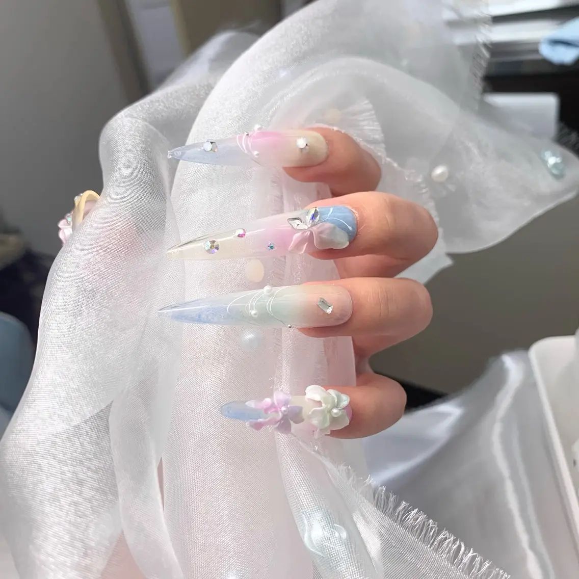 ロング xinh nailsのネイルデザイン