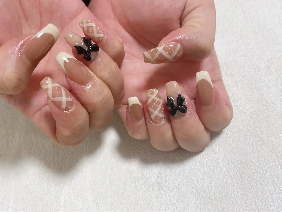 ネイル オーロラネイル フットネイル フレンチネイル ジェルネイル ガーリー ハンドネイル kiki nail &brow二子玉川のネイルデザイン