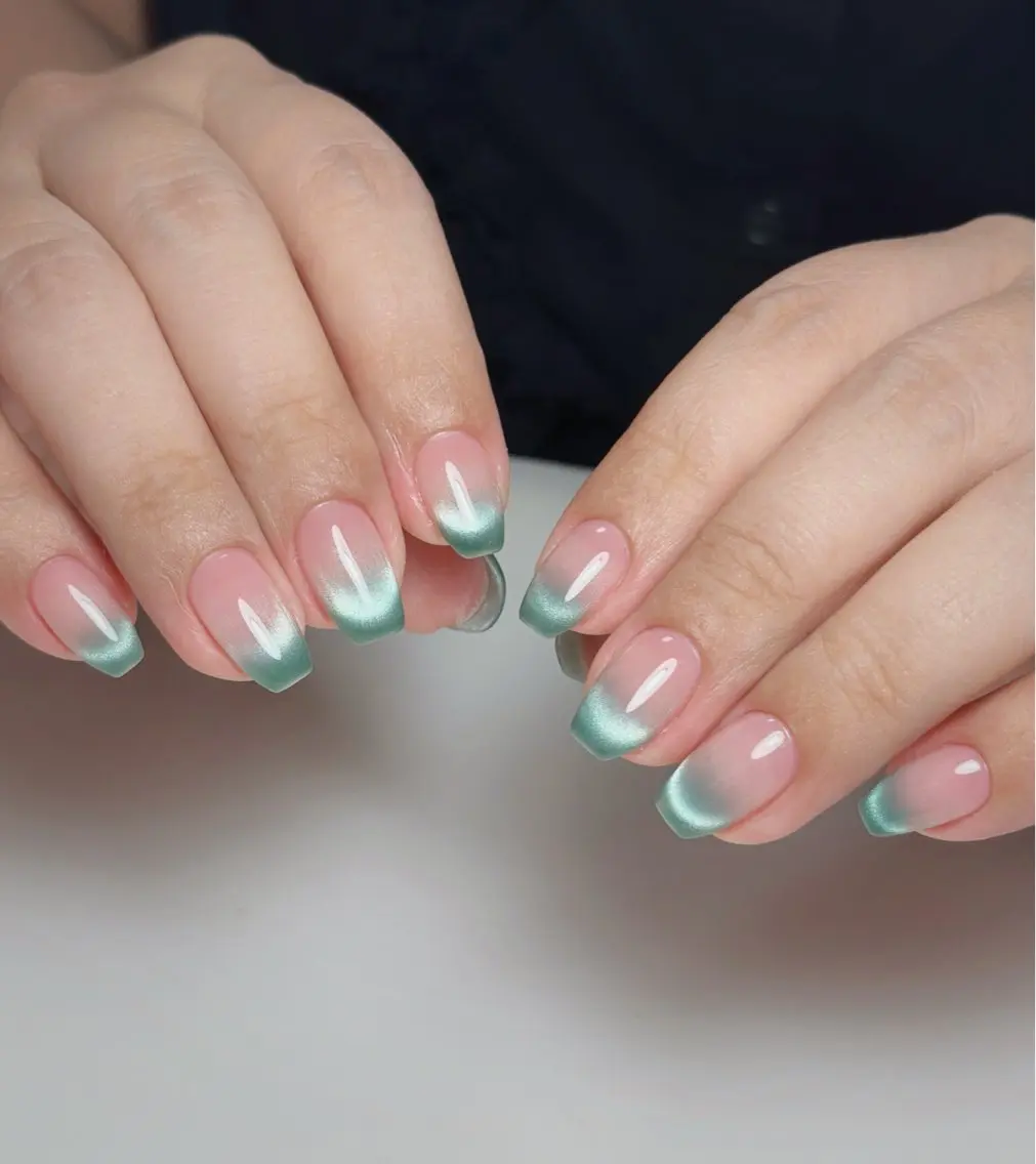 ネイル オーロラネイル 長さ出し フットネイル 韓国ネイル ラメ(グリッター) 👍thumbs up nail👍のネイルデザイン