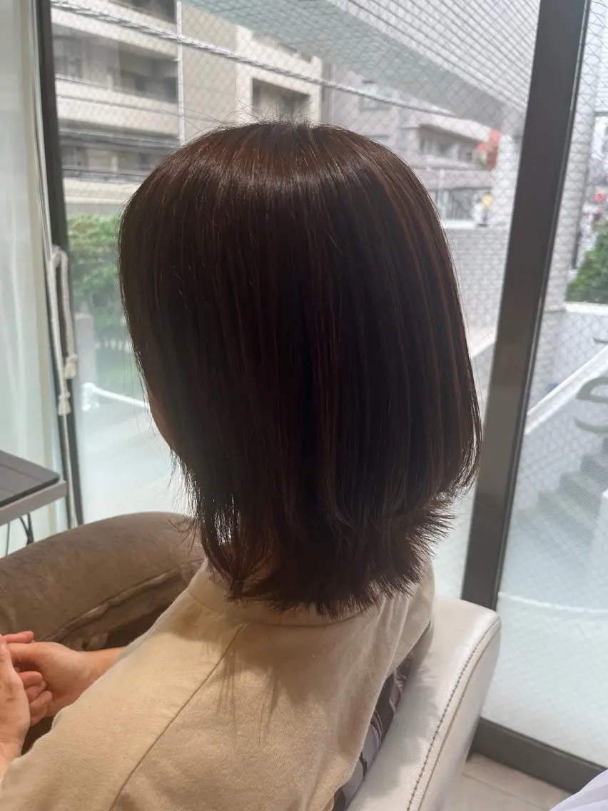 ミディアム 須藤 百合香のヘアスタイル