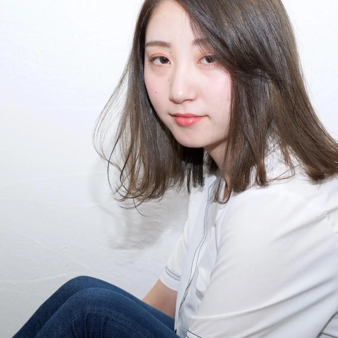 ミディアム カラー 透明感カラー ダブルカラー fio マナミのヘアスタイル