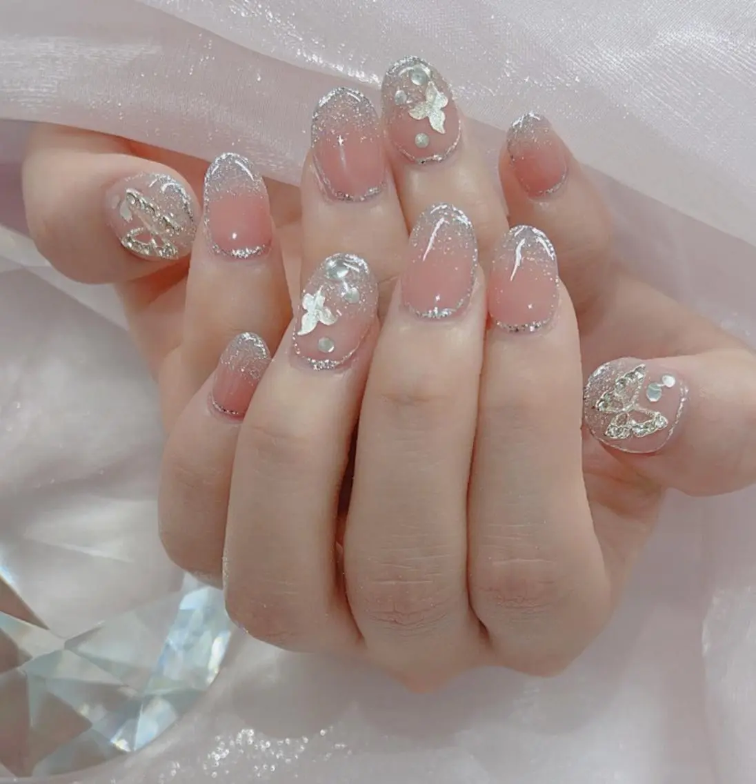 ネイル ハンドネイル Queens ciciのネイルデザイン