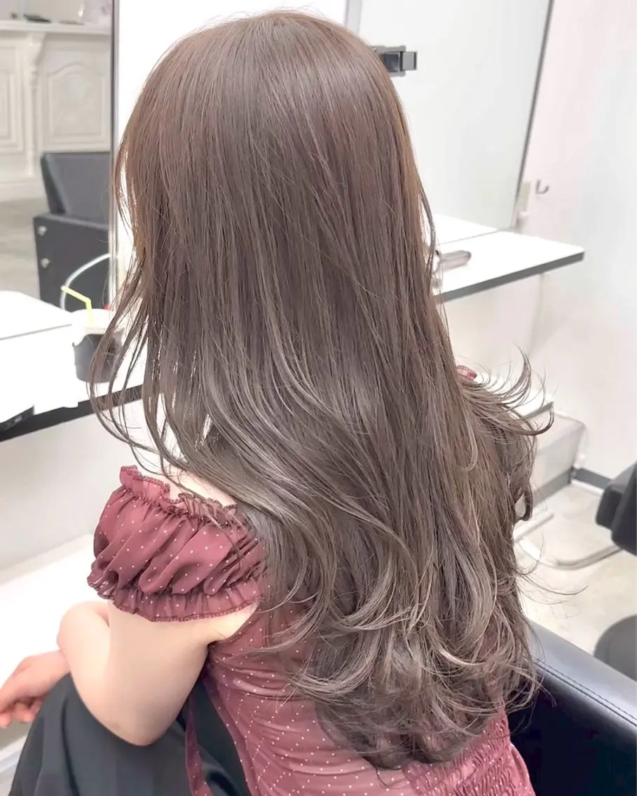 ロング カラー ブリーチ ダブルカラー ブリーチなしカラー トリートメント 透明カラー✨ ブラウンカラーひなたのヘアスタイル