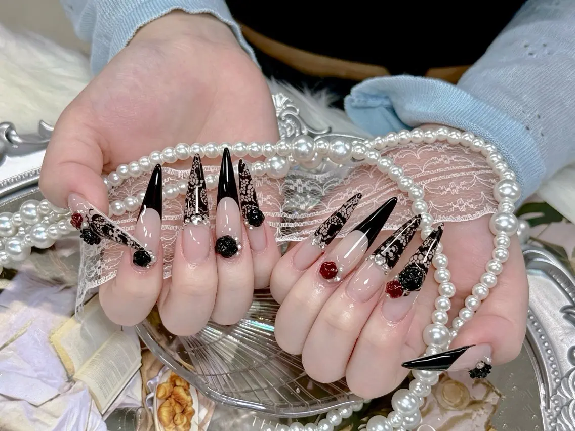 ネイル オーロラネイル チークネイル 長さ出し フットネイル フレンチネイル ハンドネイル Rola kira 麗のネイルデザイン
