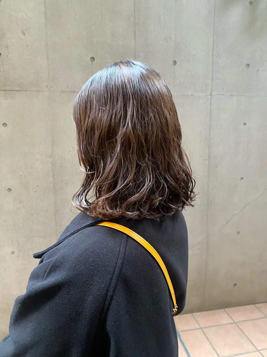 ミディアム カット パーマ 大人可愛い♡コテ巻き パーマ🌼杉田 萌恵のヘアスタイル
