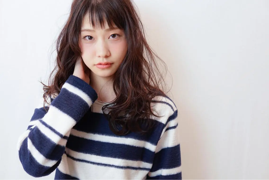 セミロング パーマ 髪質改善、エクステ 山口卓哉のヘアスタイル