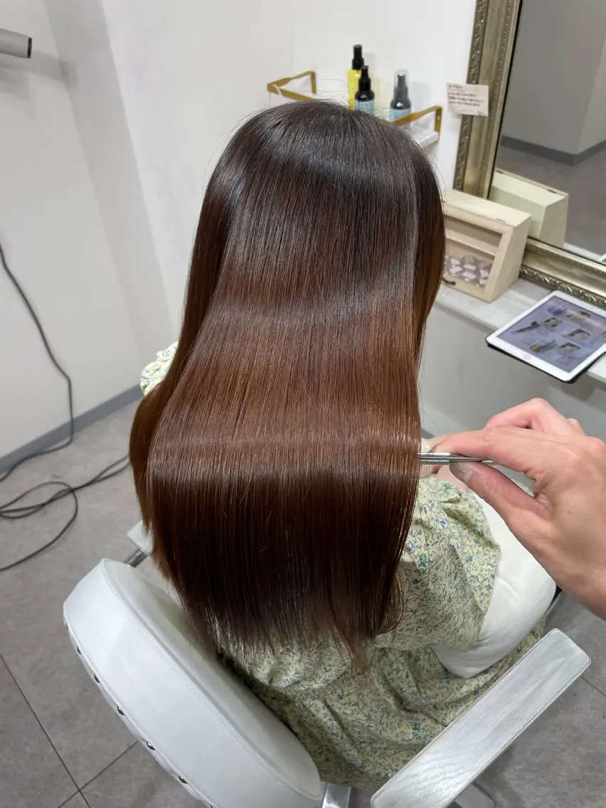 セミロング 縮毛矯正 トリートメント 癖解消✨️シルク 矯正💎DAIKIのヘアスタイル