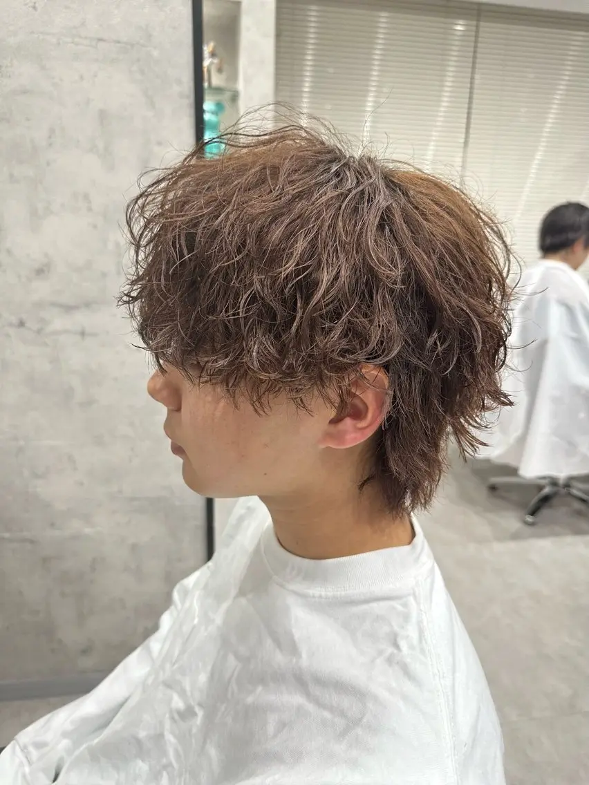 ショート パーマ メンズ メンズパーマ 波巻きパーマ スパイラルパーマ カット パーマ ユウ🪄 パーマ指名No1のヘアスタイル