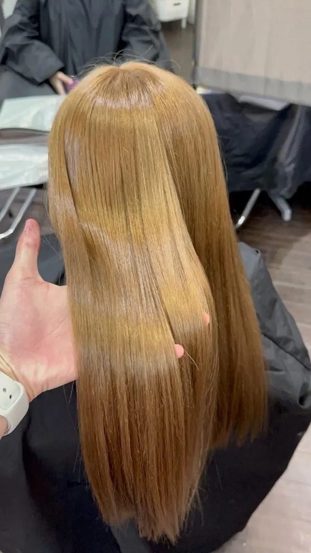 ロング カラー ベージュカラー ブリーチ ブロンド ブロンドベージュ ケアブリーチ ヘアカラー Lima/ハイトー ン/ブリーチ/心斎橋のヘアスタイル