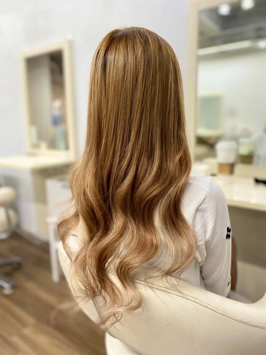 セミロング シールエクステ エクステ GLOSS♡ ヤマガミコウジのヘアスタイル