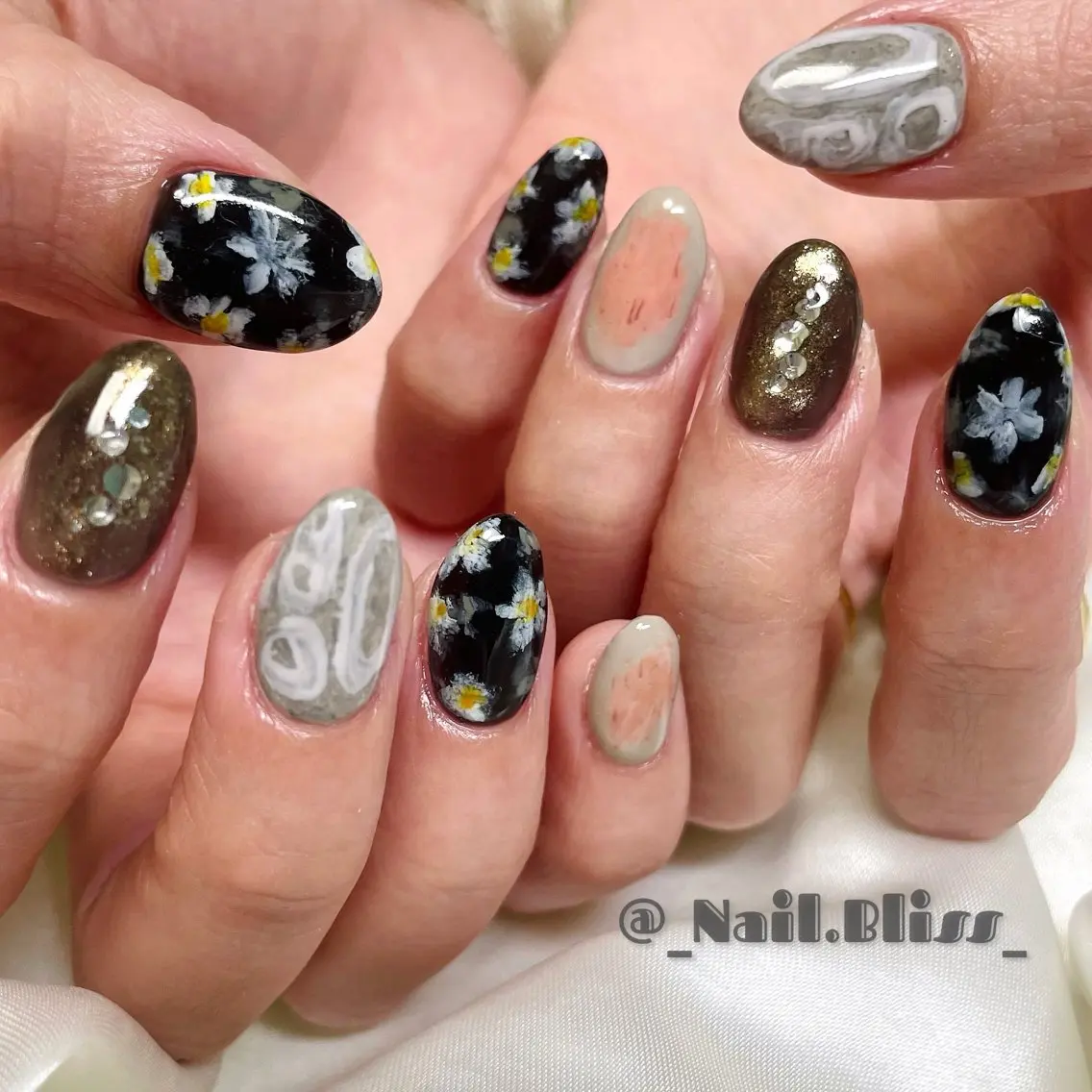 ネイル ハンドネイル NAIL BLISSのネイルデザイン