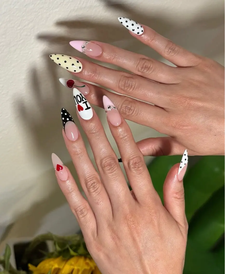 ネイル フレンチネイル ジェルネイル 韓国ネイル マグネットネイル ネイルチップ Rin Nail 新大久保店のネイルデザイン