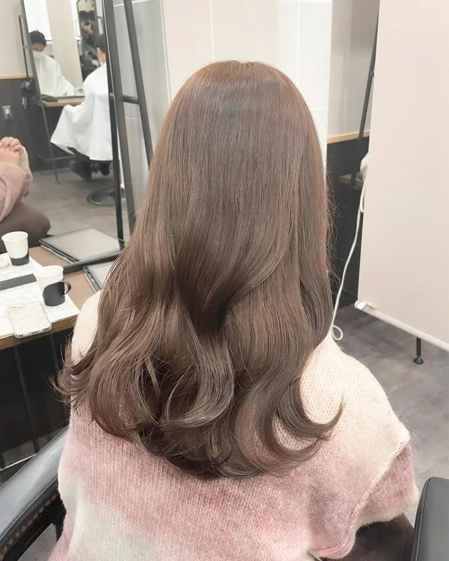 ♡4回目以降♡透明感カラー+うる艶トリートメント🫧✨+コテ巻き仕上げ付き💛の写真