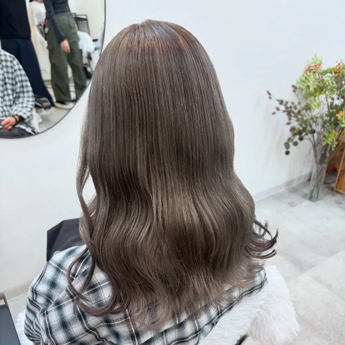 セミロング カラー グレージュ カット ヘアカラー トリートメント 渋谷🩶ハイトーン 🩶FUMUのヘアスタイル
