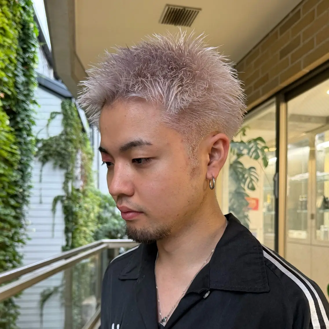 ショート カラー メンズ フェードカット メンズハイトーン 刈り上げ ブロンド ハイトーンカラー ヘアカラー ハイトーン/ベージュ /流星💫のヘアスタイル