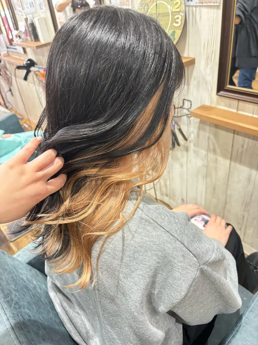 カラー ベージュカラー ブリーチ インナーカラー . Sakurakoのヘアスタイル
