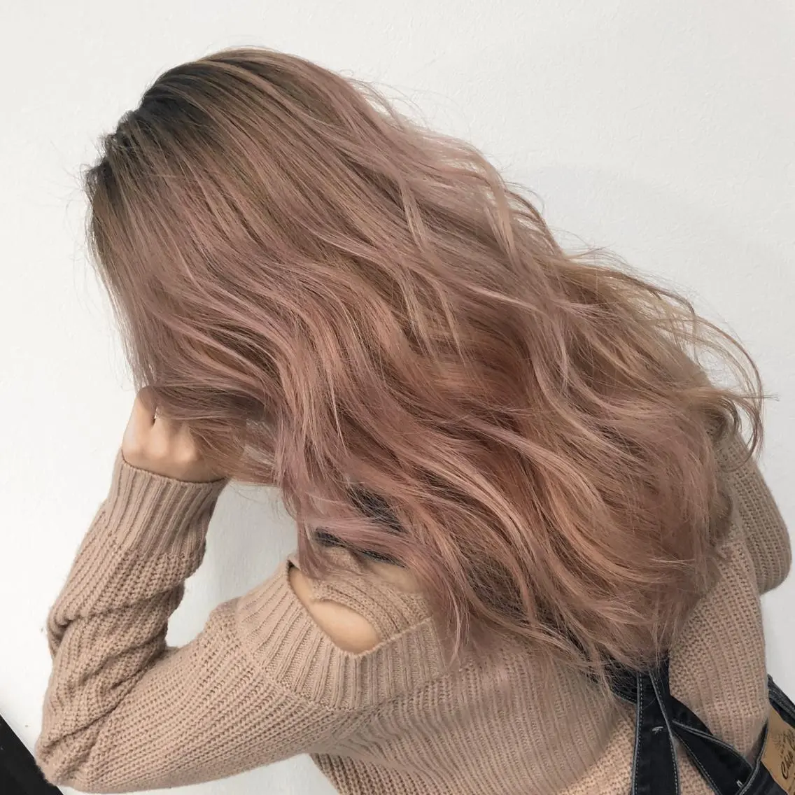 セミロング カラー ヘアアレンジ バレイヤージュ デザインカラー ハイライトカラー ピンクカラー 外国人風カラー アンドウ ユウ/ レイヤーカット/韓国のヘアスタイル