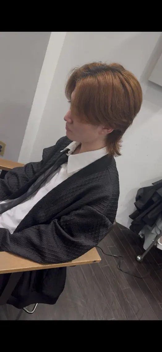カラー メンズ メンズブリーチ 黒髪 ブリーチ ブルーカラー ブルーブラック ヘアカラー ⭐️フウタ⭐️/郡山 /透明感カラーのヘアスタイル