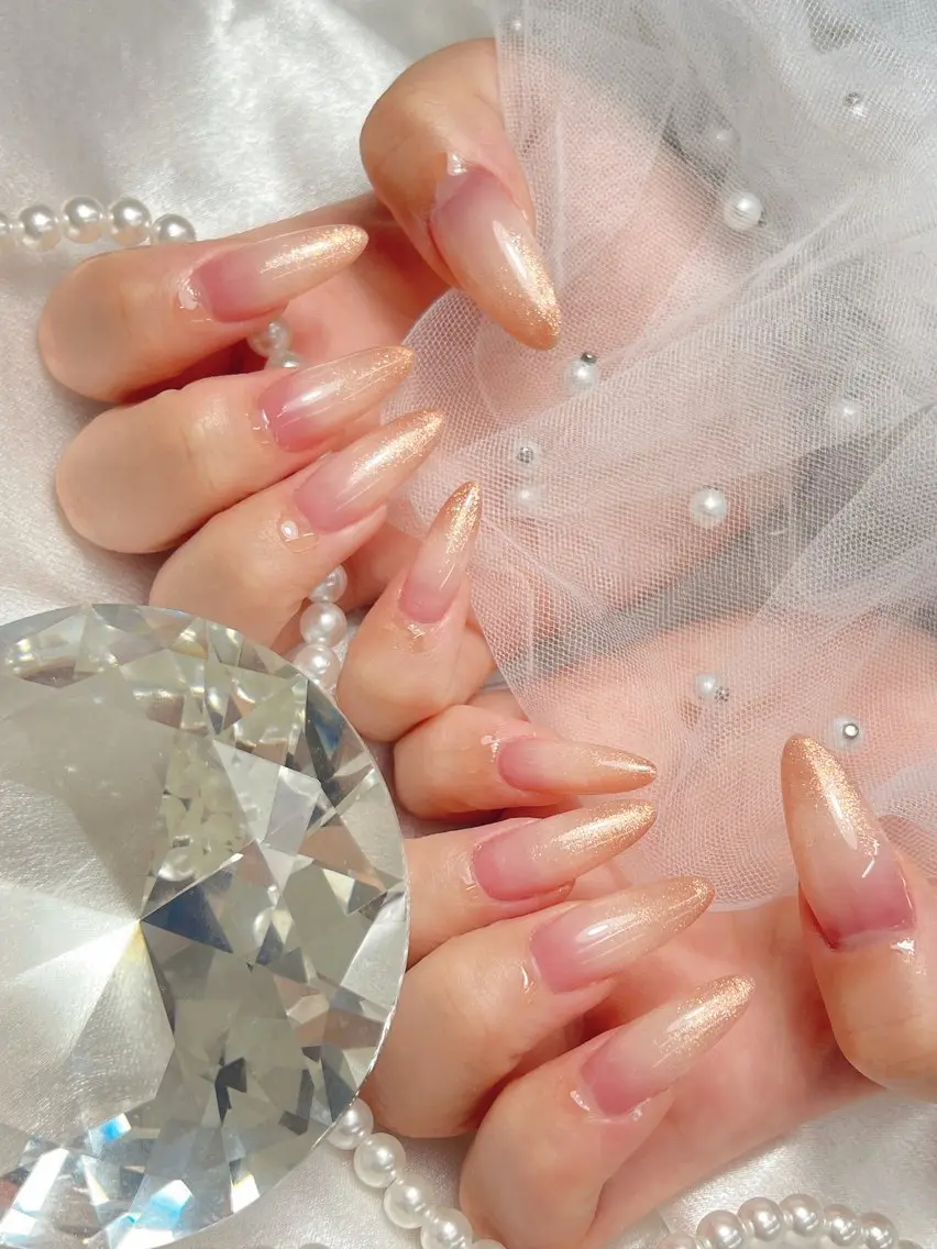 ネイル グラデーション ラメ(グリッター) ラメグラデーション ハンドネイル bijou nails　蓮のネイルデザイン